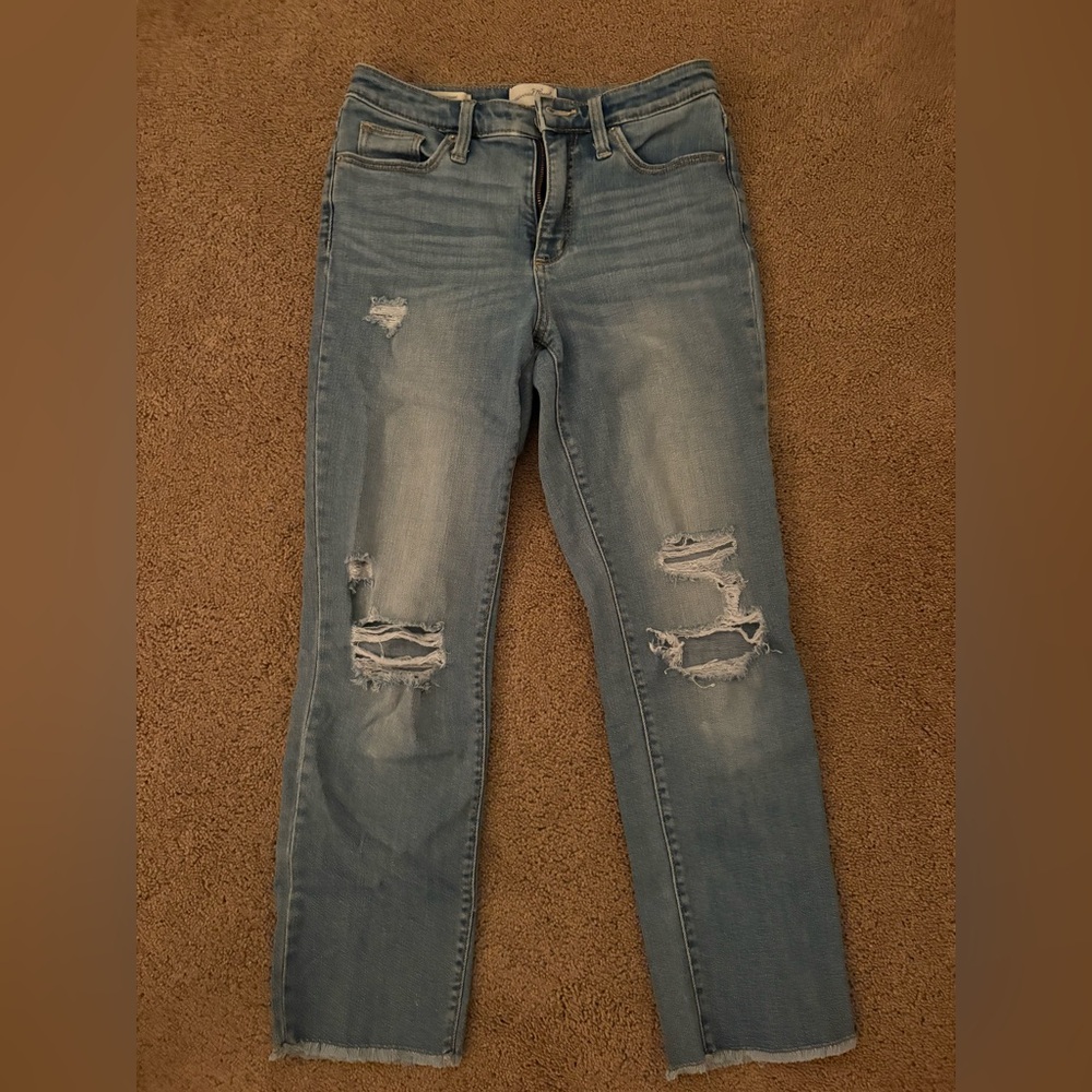 Universal Thread Medium Wash Jeans Size 2/26